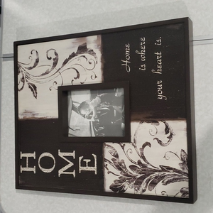 Home wall decor‎ with photo spot